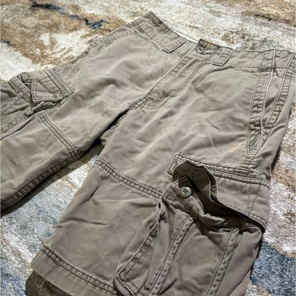 Levi Strauss & Co. Cargo Shorts - Olive Relaxed Fit Men's 28 Waist - Picture 2 of 4